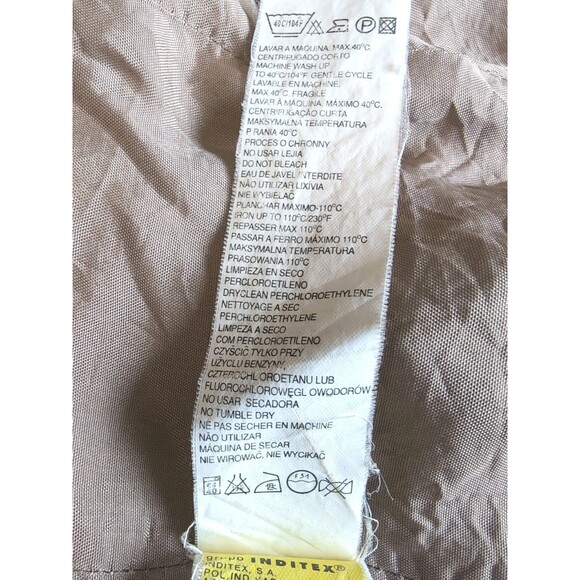 Low Maintenance Zara Women's Beige Blazer, Size 10 US, With Padded Shoulders - Picture 6 of 7